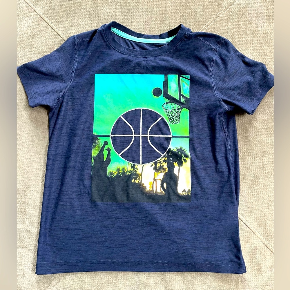 Boys shirt size 6/7